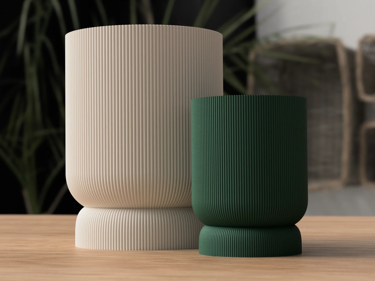 Planter with Twist and Lock drip tray